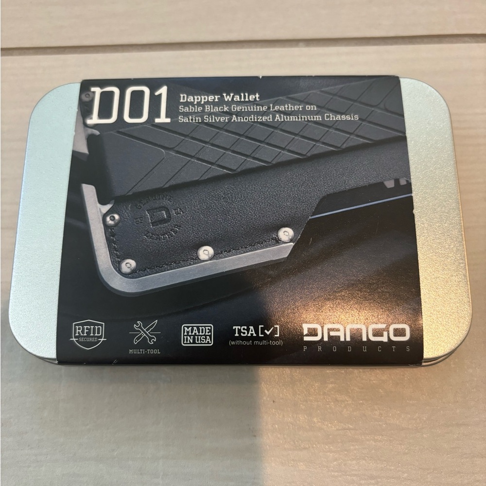 NWT Men’s Dango D01 Dapper Wallet in Jet Black and Satin Silver